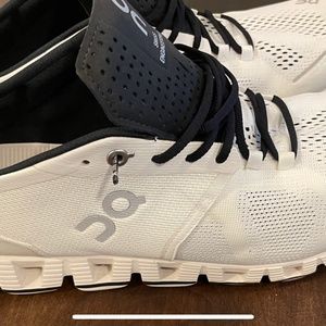 ON CLOUD Size 12